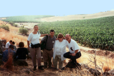 It was soon after the presentation of America’s Lost Dream in Kingsland in 1999, (when Paul & Vickie met Tom in person for the first time) that he and Melanie invited us to join them on a trip to the Holy Land! It coincided with their 20th wedding anniversary and was a blessing beyond words!
